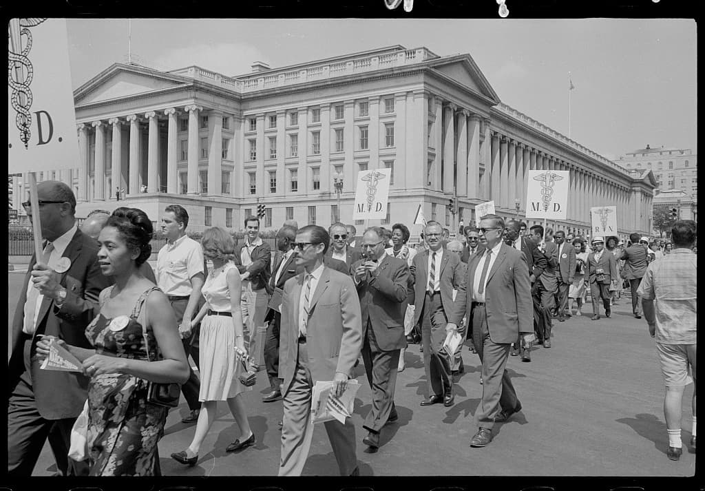 Marchers carrying a Medical Committee for Civil Rights banner at the 1963 March on Washington