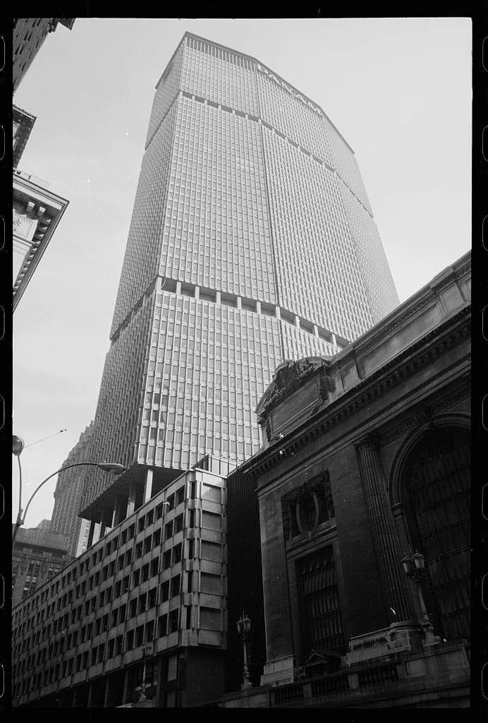 The tower later renamed the MetLife Building defines the midtown skyline.