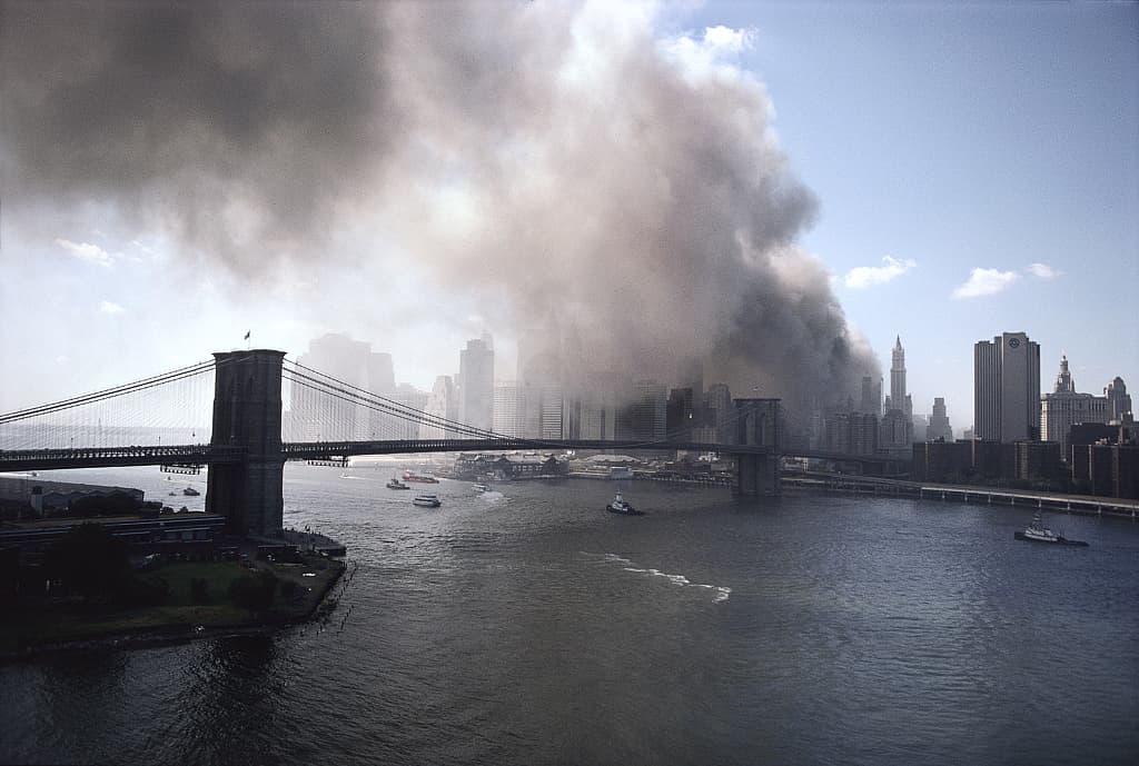 View of Lower Manhattan from the Manhattan Bridge on 11 September 2001